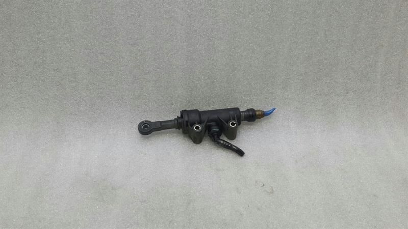Porsche 911 996 Clutch Master Cylinder 99642317105 Clutch Cylinder