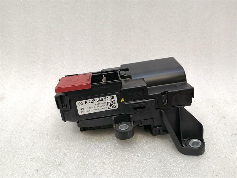 Mercedes S-Class W222 Fuse Box A2225402450 Fuse Box