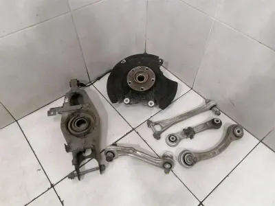 MASERATI QUATTROPORTE VI M156 Left Rear Hub 670035980 Wheel Bearing Housing Rear Li