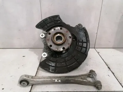 Maserati Quattroporte VI M156 Right Rear Hub 670036903 Wheel Bearing Housing Rear Re