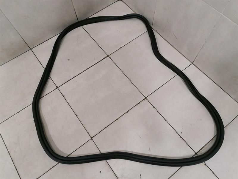 MASERATI QUATTROPORTE VI M156 Boot Seal 670033870 dichtungen Heckklappe