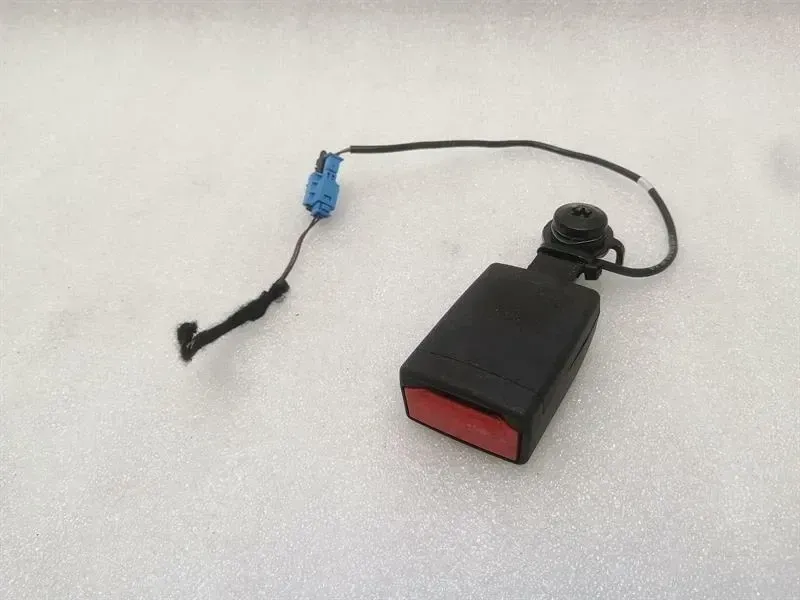 Mercedes GLS X166 Rear Right Belt Buckle A1668602469 Belt Lock Right