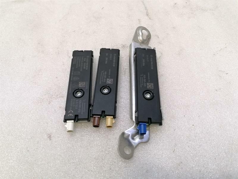 Mercedes GLS 350D Aerial / Antenna Set A2229055804 Antenna Set