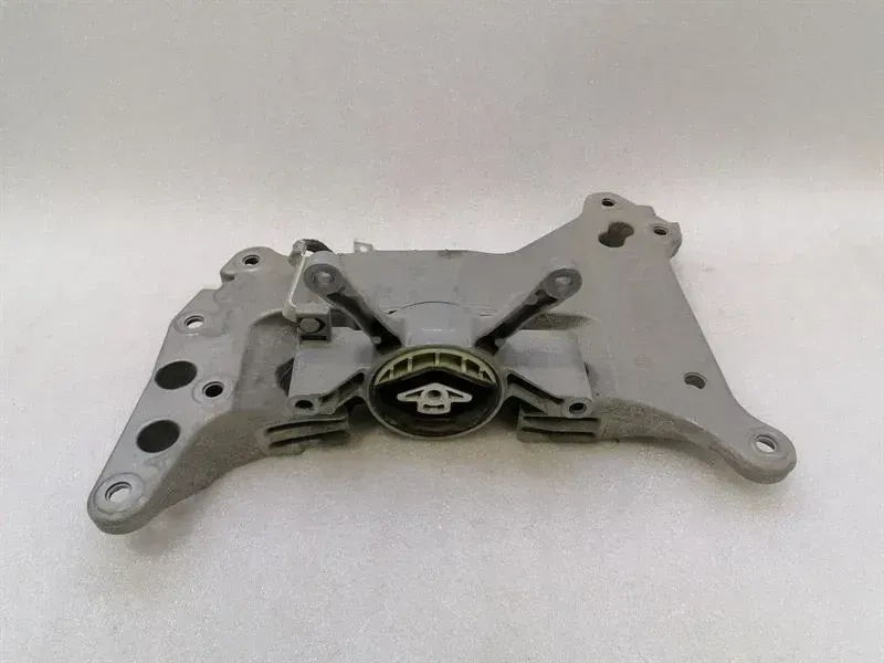 BMW 4 M4 G82 G22 gearbox mount 8089421 transmission holder