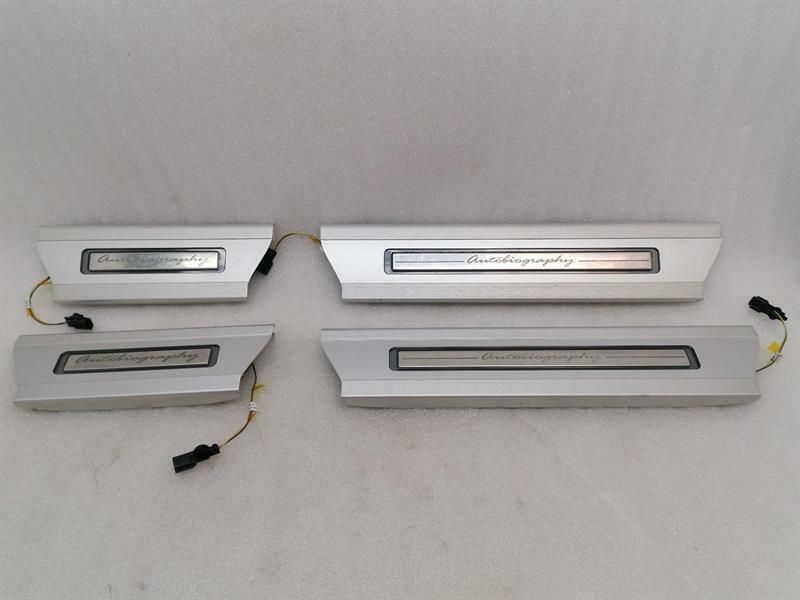 ILLUMINATED LED CHAIR SET AUTOBIOGRAPHY RANGE ROVER L405 Entry Bar SET SVR