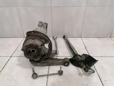 Porsche Boxster 981 left rear hub 98133115707 wheel bearing housing rear left