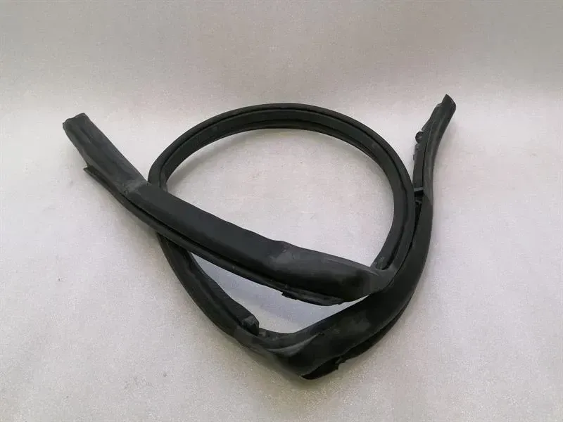 Porsche Boxster 981 Windshield Seal 98153707703 Windshield Seal