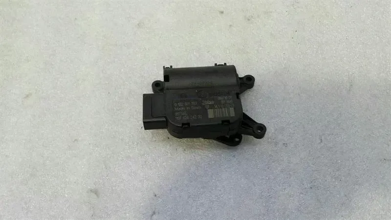 Porsche Boxster 987 Vent Flap Motor 997624200 Servo Motor