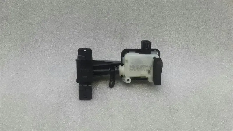 Mercedes S-Class W221 Fuel Cap Actuator A2518200197 Fuel Flap Actuator