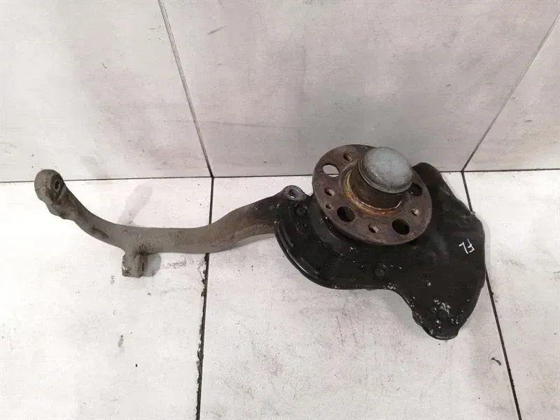 Mercedes S-Class W221 Left Front Hub A2213322901 Wheel Bearing Housing Front Left