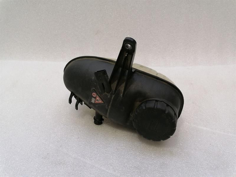 Mercedes S-Class W222 Expansion Tank A2225000949 Expansion Tank Coolant