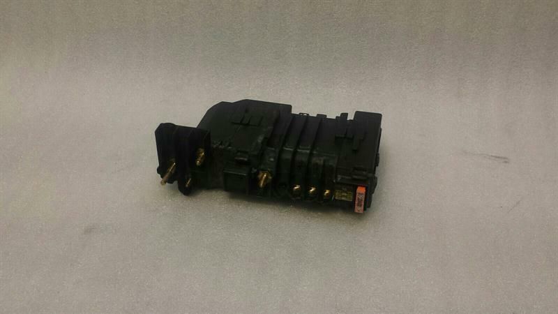 Mercedes S-Class W221 Fuse Box A2215400850 Fuse Box