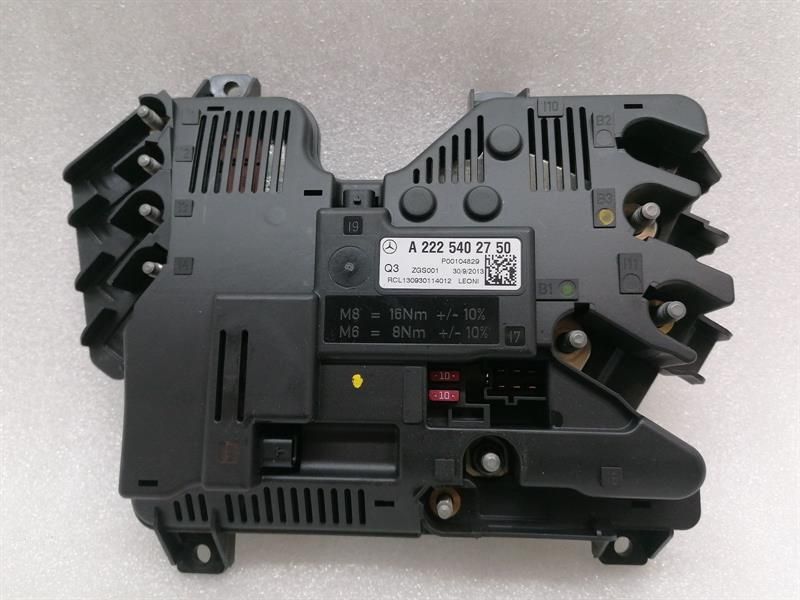 Mercedes S-Class W222 Fuse Box A2225402750 Fuse Box