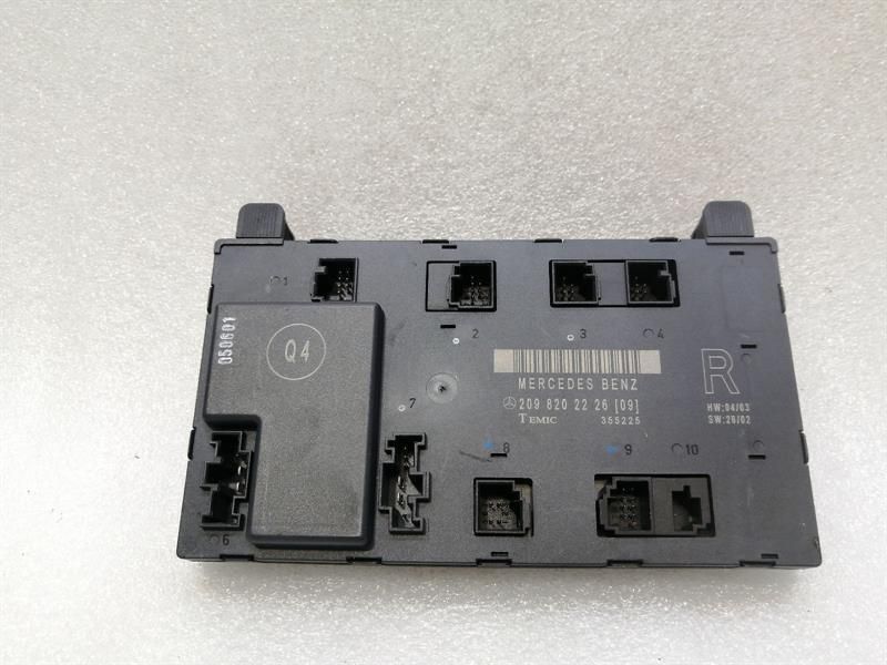 Mercedes CLK W209 Right Door Module A2098202226 Door Control Unit Right