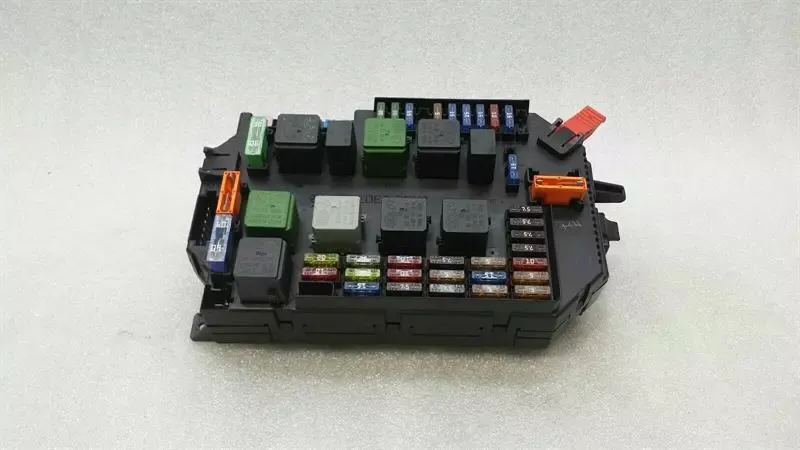 Mercedes S-class W221 Fuse Box A2219067200 Fuse Box Front SAM