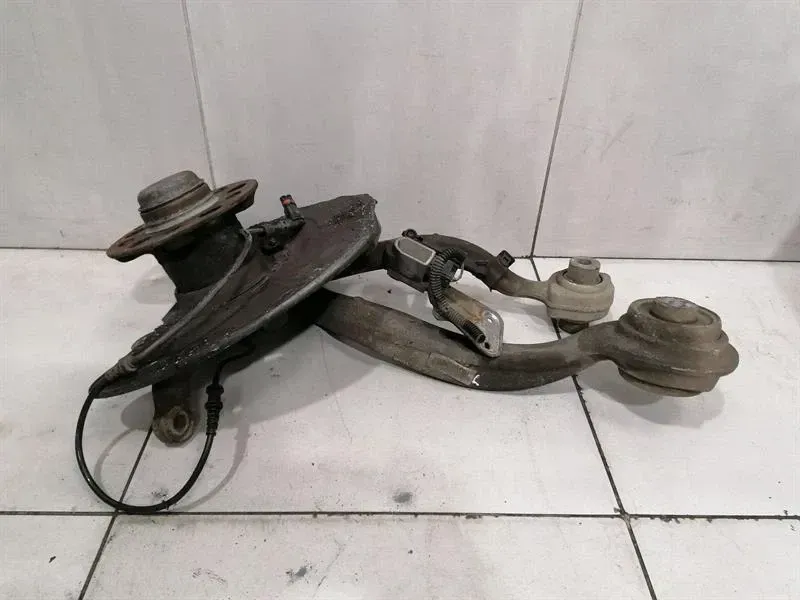 Mercedes E W212 Left Front Hub Set A2123322301 Wheel Bearing Housing Front Left