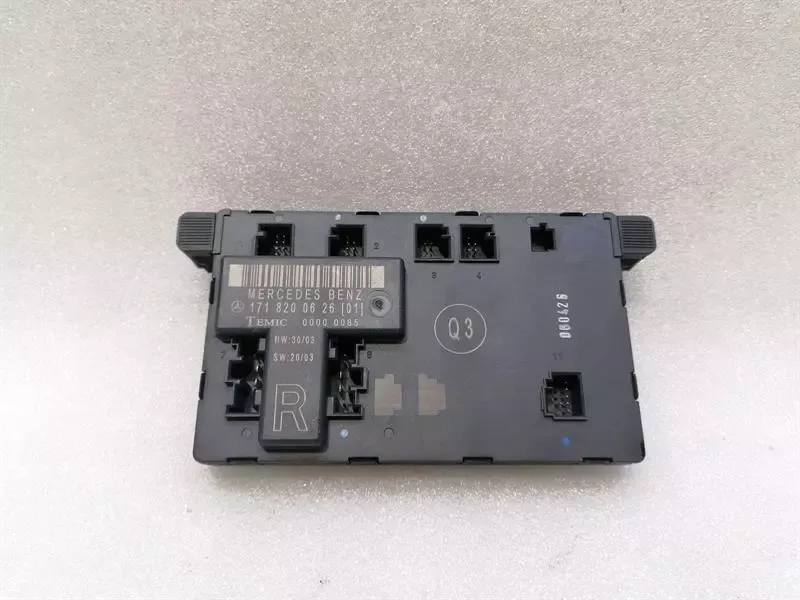 Mercedes SLK R171 right door module A1718200626 control unit right door