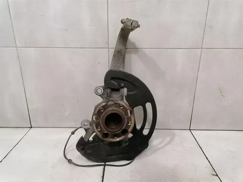 Mercedes SL R231 right front hub A2313320801 wheel bearing housing front right