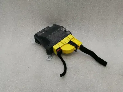 Mercedes C Class W205 Safety Module ECU A2059009427 Air Control Unit SRS