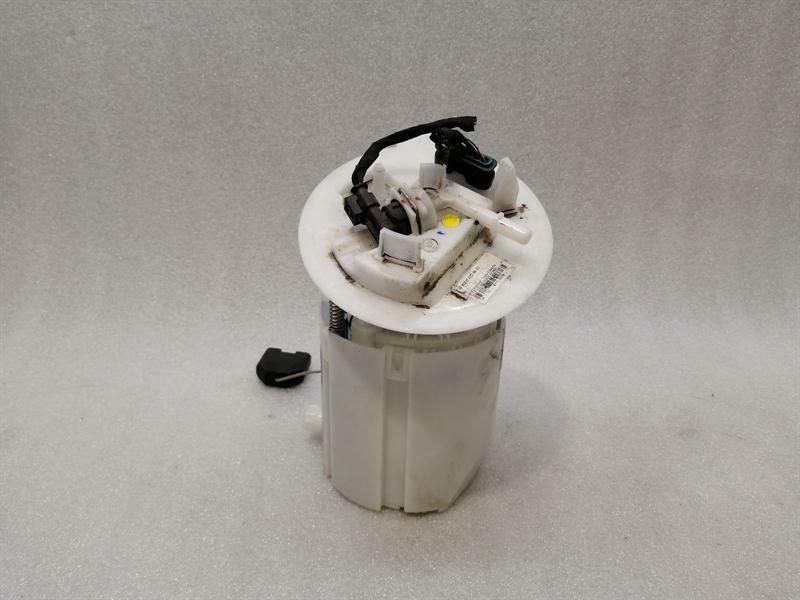 Mercedes C43 AMG W205 Fuel Pump Electric A2054704900 Fuel Pump M276