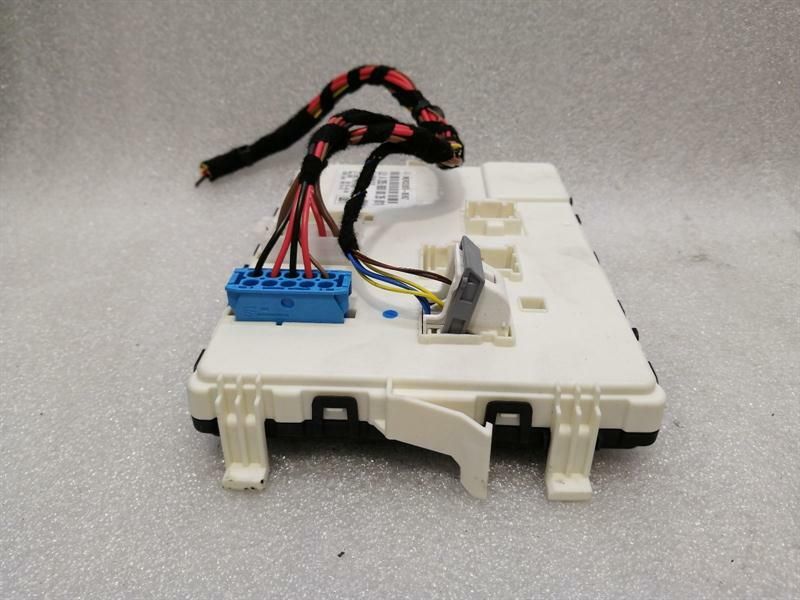 Mercedes C Class W205 FUSE BOX CONTROL module A2059008826 control unit Fuse
