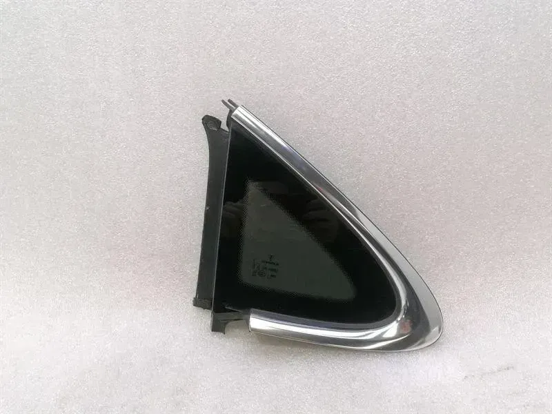 Porsche Taycan 9J Left Rear 1/4 Glass 9J1845297R Door Glass 1/4 Rear LH