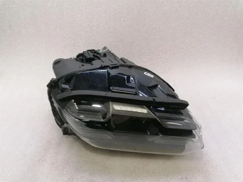 Porsche Taycan 9J Right Headlight 9J1941060E FECTS Headlight Matrix PDLS