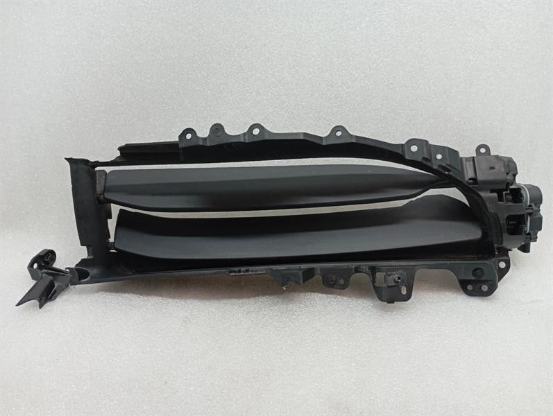 Porsche Taycan 9J 9J1121753C radiator grille shutter FAULTY
