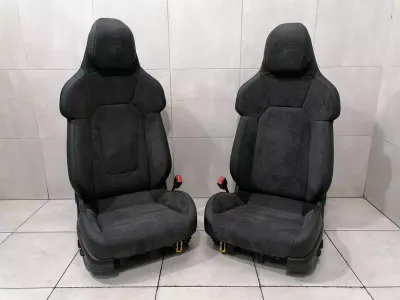 Porsche Taycan 9J Seat TAYCAN Seat ALCANTARA COATS OF ARMS LOGO GTS SPORT DESIGN