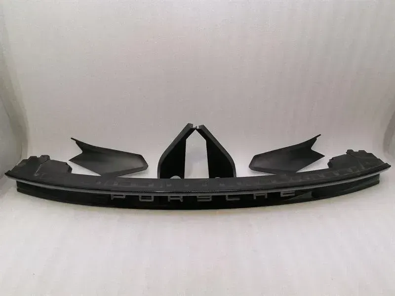 Porsche Taycan 9J stop light light strip 9J1945081K brake light