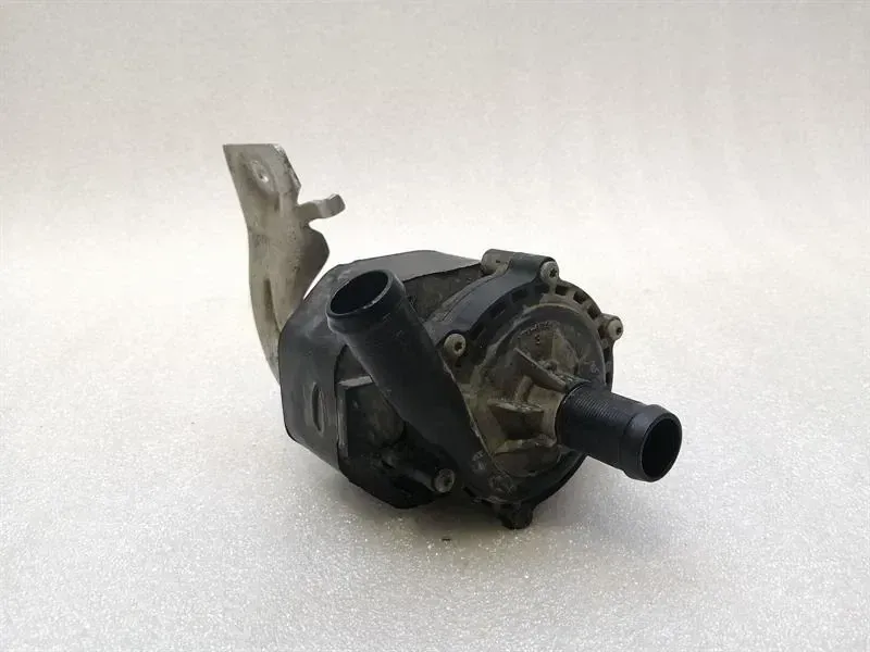 Tesla Model X P100D Additional Cooling Pump 1037327-00-F Coolant Pump Pump