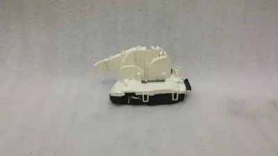 Mercedes C Class W204 Left Door Lock A2047203735 Left Door Lock