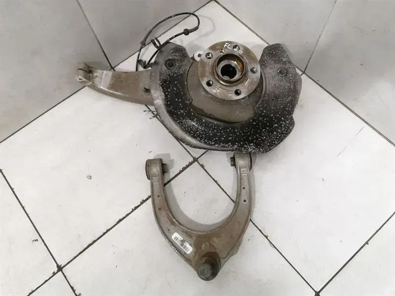 BMW i8 Hybrid Left Front Hub 31216858213 Wheel Bearing Housing Front Left