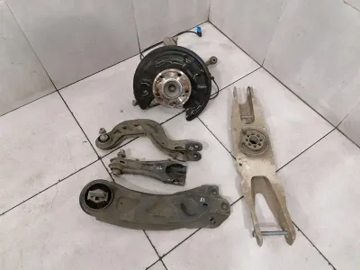 Mercedes CLA W117 C117 Left Rear Hub SET A2463503541 wheel bearing housing rear Li