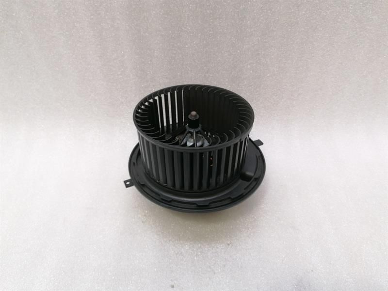 BMW i8 Hybrid Heater Blower 9303693 Engine Heater Blower RHD
