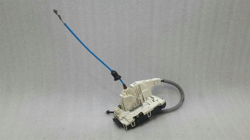 Mercedes W176 X156 X166 W166 right door lock A1667200635 door lock front right