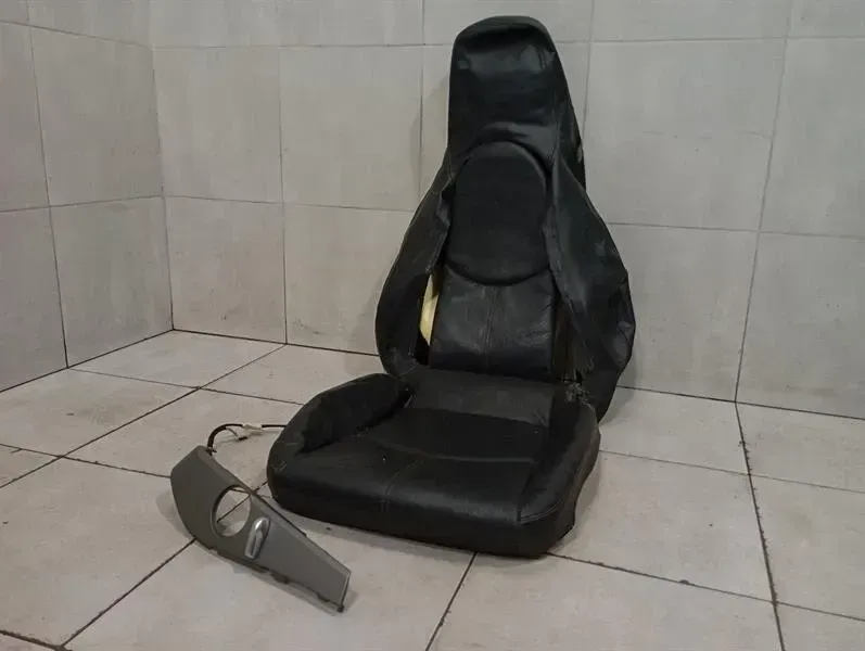 Porsche 911 997 right seat leather 99752132606 right seat leather