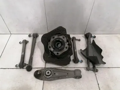 Porsche 911 997 Turbo Left Rear Hub 99733161107 Wheel Bearing Housing Rear Left