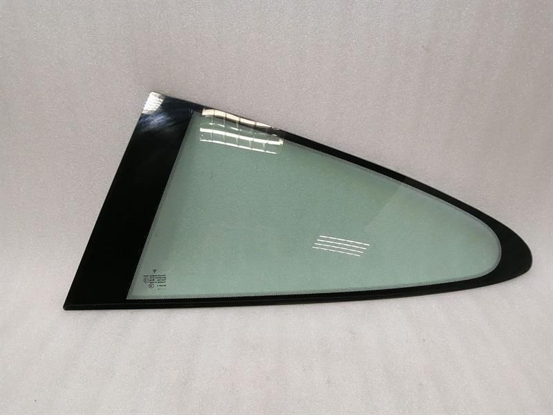Porsche 911 997 left rear quarter glass 99754311100 door window 1/4 rear left