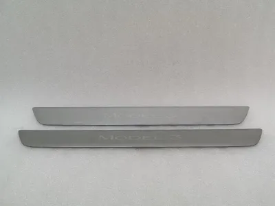 Tesla Model 3 Standard Range Door Sill Set 1504763-0-A Door Sill Set