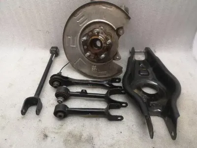 Tesla Model 3 RWD Right Rear Hub 1044416-00-G Wheel Bearing Housing Rear Right