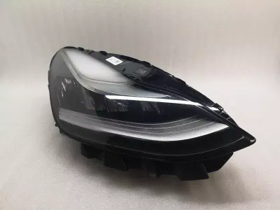 TESLA MODEL 3 STANDARD RANGE RIGHT HEADLIGHT 1077380-00-C RIGHT HAND DRIVE RHD