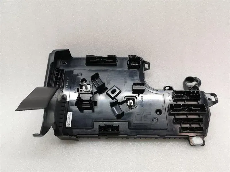 Tesla Model 3 Premium Voltage Comfort Module 1100340-00-I Controller