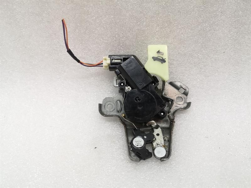 Tesla Model 3 Standard Range Boot Lock 1092308-00-E Tailgate Lock