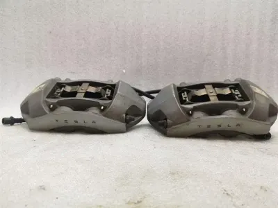 Tesla Model 3 Brembo Front Brake Caliper 1044621-00-E Front Brake Caliper Set