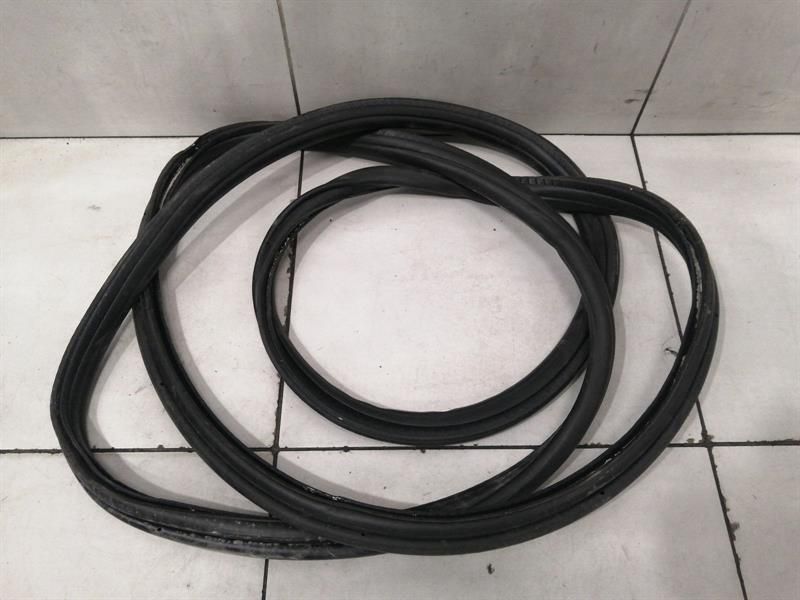 Porsche Cayman 987 Boat Lid Seal 98751291101 Tailgate Seals