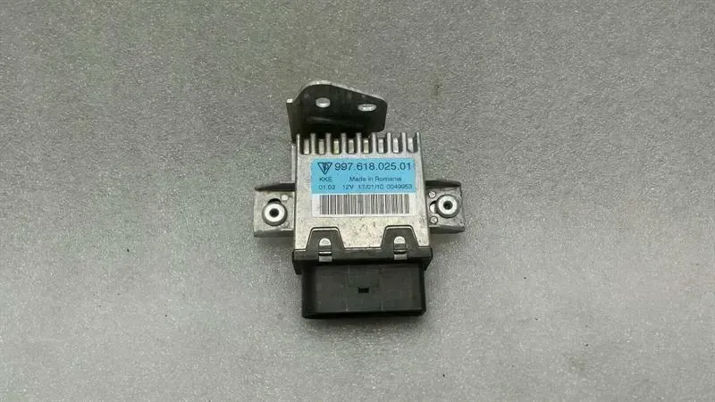 Porsche Cayman S 987 fuel pump module 99761802501 control unit fuel pump