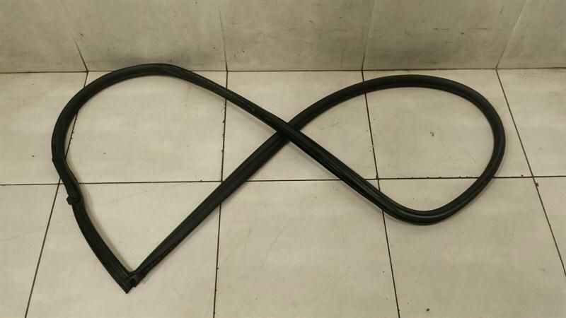 Porsche Cayman 987 Right Door Seal 98753707601 Door Seals Right