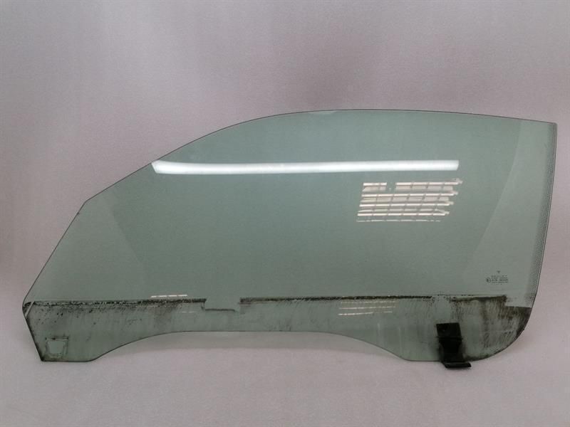 Porsche 911 996 left front door glass 99654251102 door window front left coupe