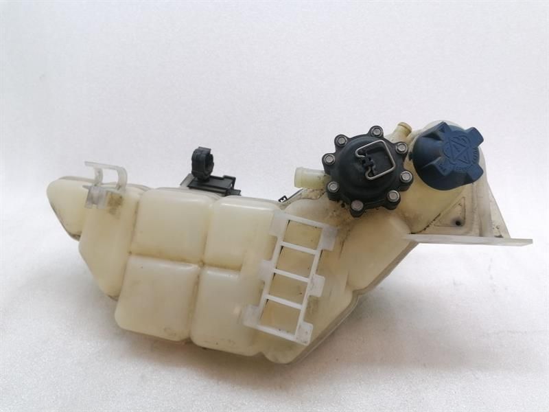 Porsche 911 996 Expansion Tank 99610605702 Balancing Tank Cooling Water